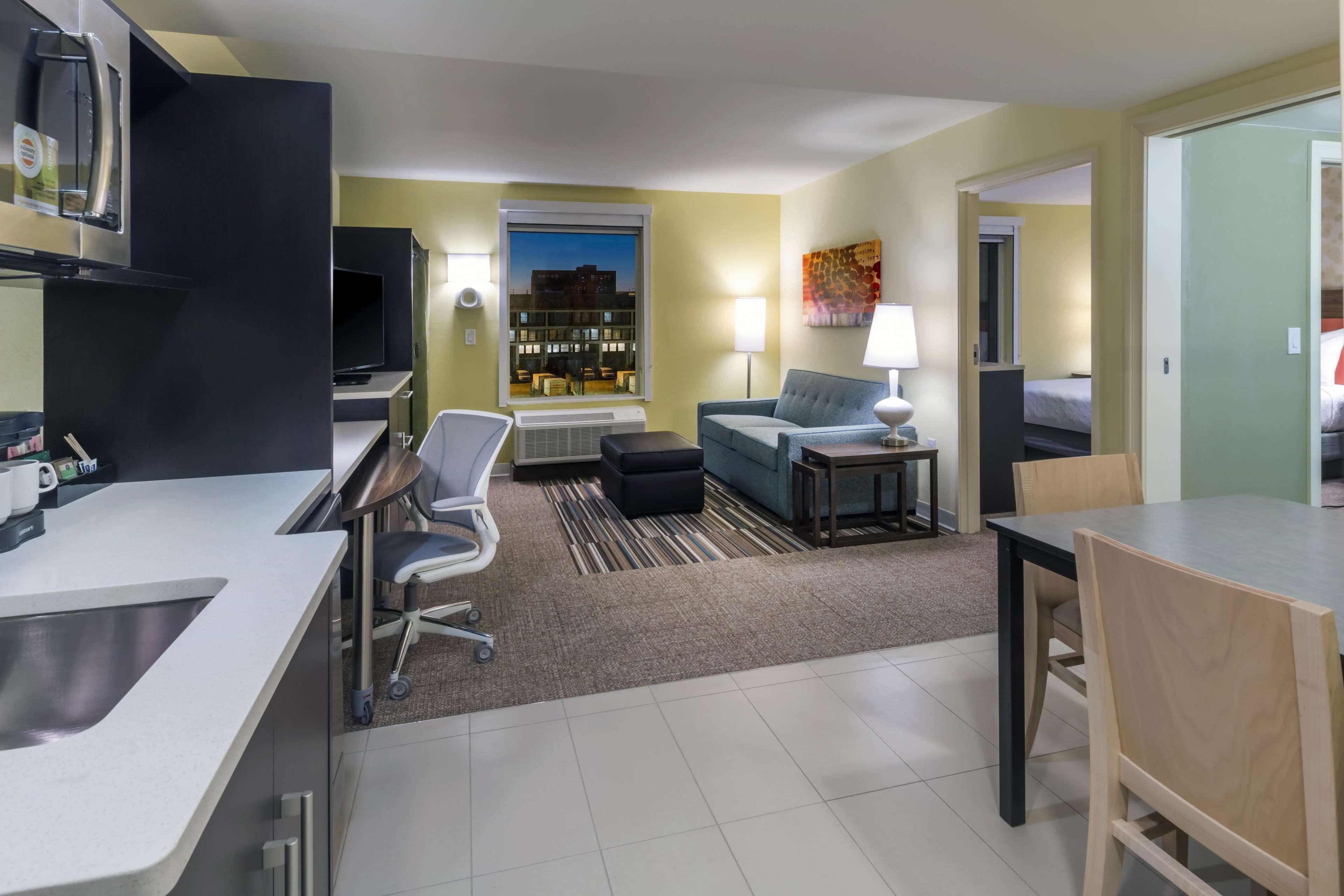 Home2 Suites Kansas City Downtown Exterior photo